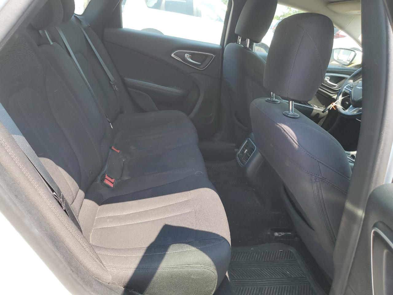 2015 Chrysler 200 Limited VIN: 1C3CCCAB5FN651100 Lot: 62951945