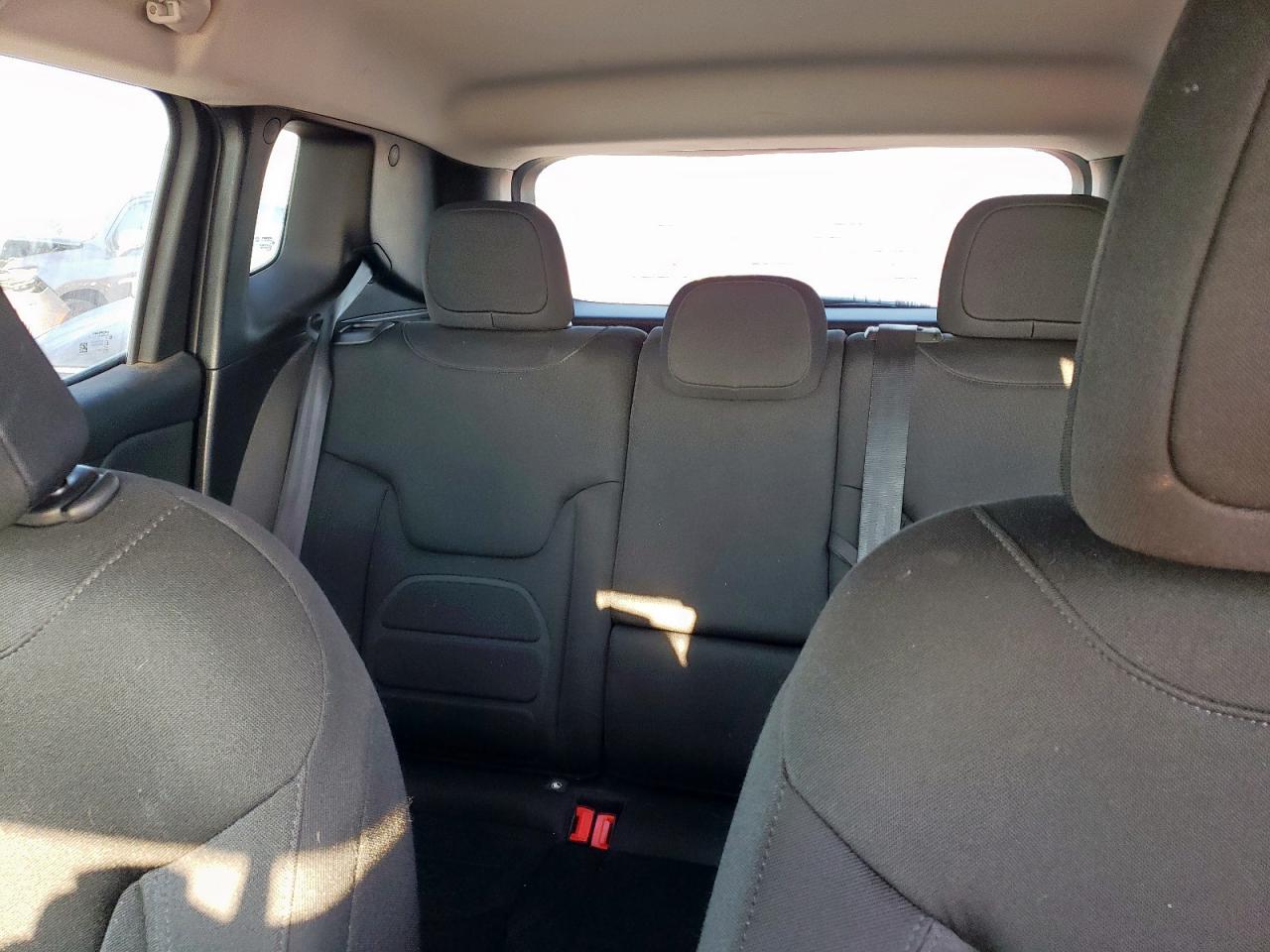 2022 Jeep Renegade Latitude VIN: ZACNJDB11NPN98470 Lot: 63820075