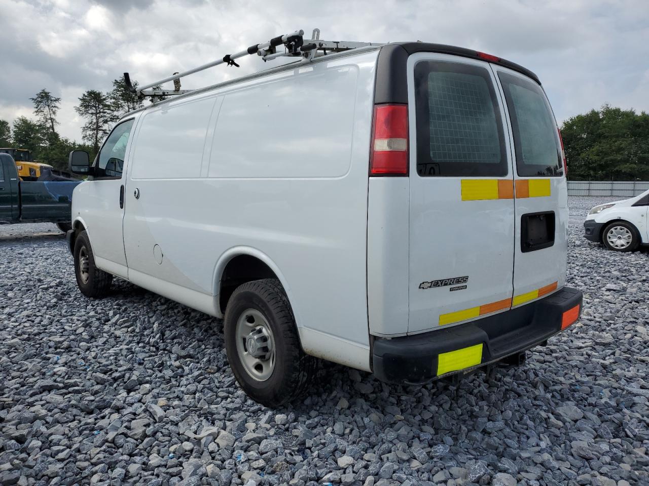 2015 Chevrolet Express G2500 white van flexible 1GCWGFCF8F1233362 photo #3
