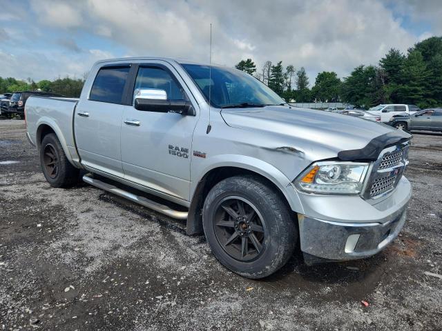 Pickups RAM 1500 2015 Srebrny