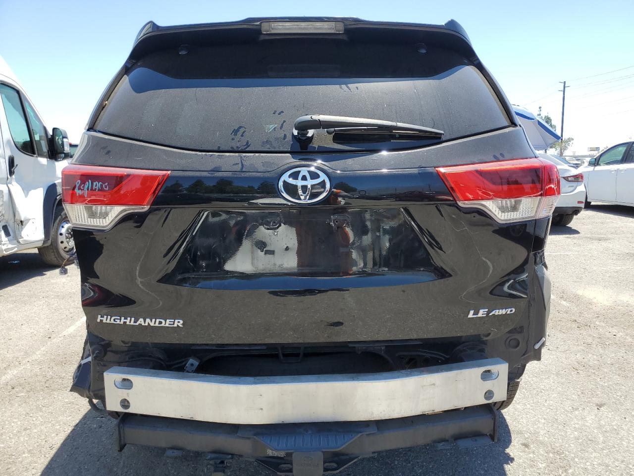 2017 Toyota Highlander Le VIN: 5TDBZRFH2HS478591 Lot: 64118565