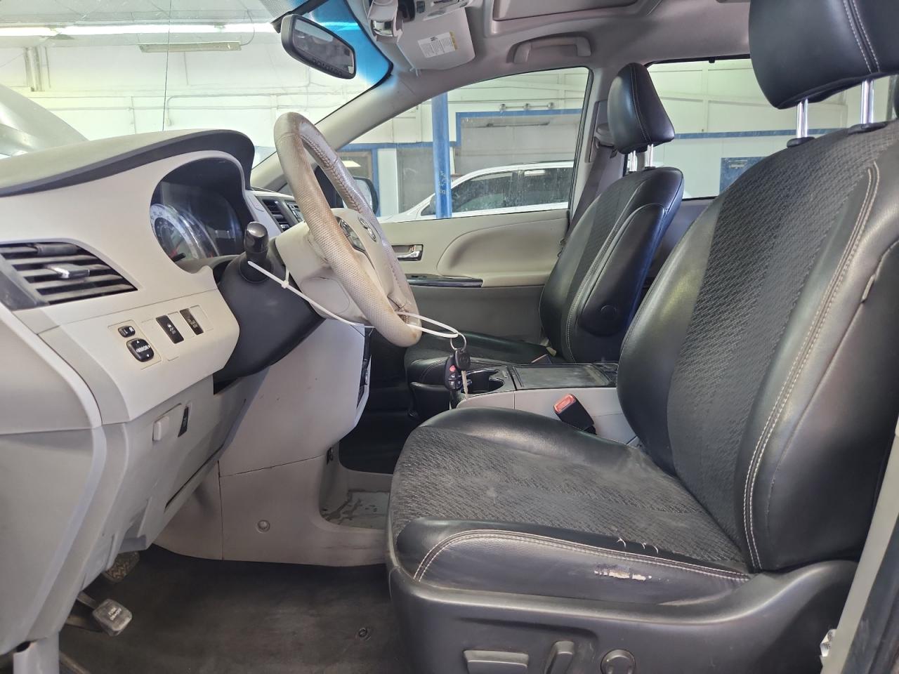 2013 Toyota Sienna Sport VIN: 5TDXK3DCXDS325045 Lot: 64995355