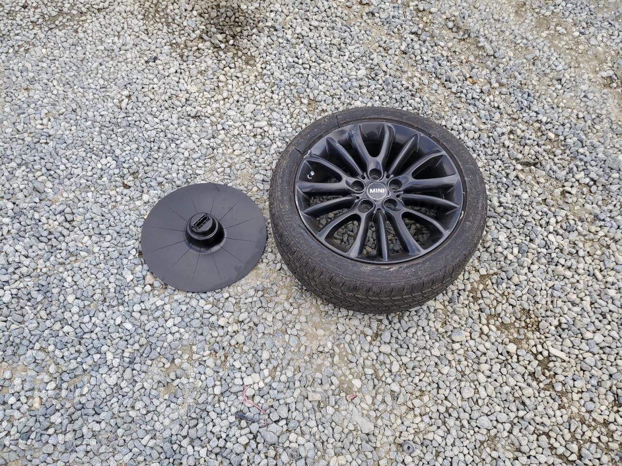 WMWLN5C34H2E33807 2017 Mini Cooper Clubman