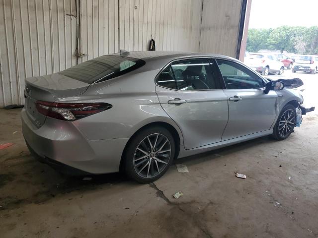  TOYOTA CAMRY 2021 Srebrny