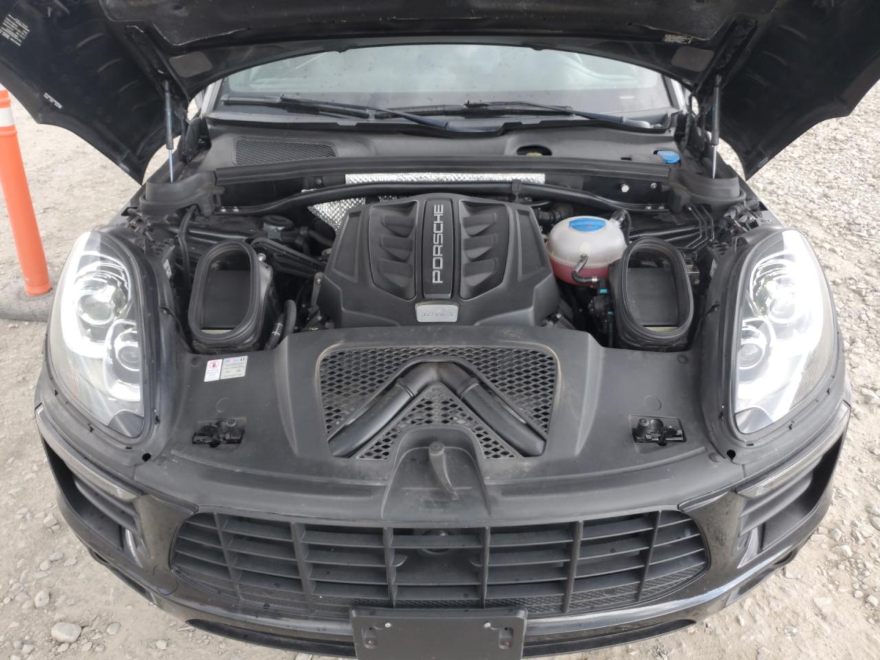 2018 Porsche Macan S VIN: WP1AB2A55JLB34683 Lot: 63199995