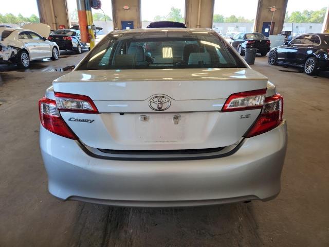  TOYOTA CAMRY 2014 Srebrny