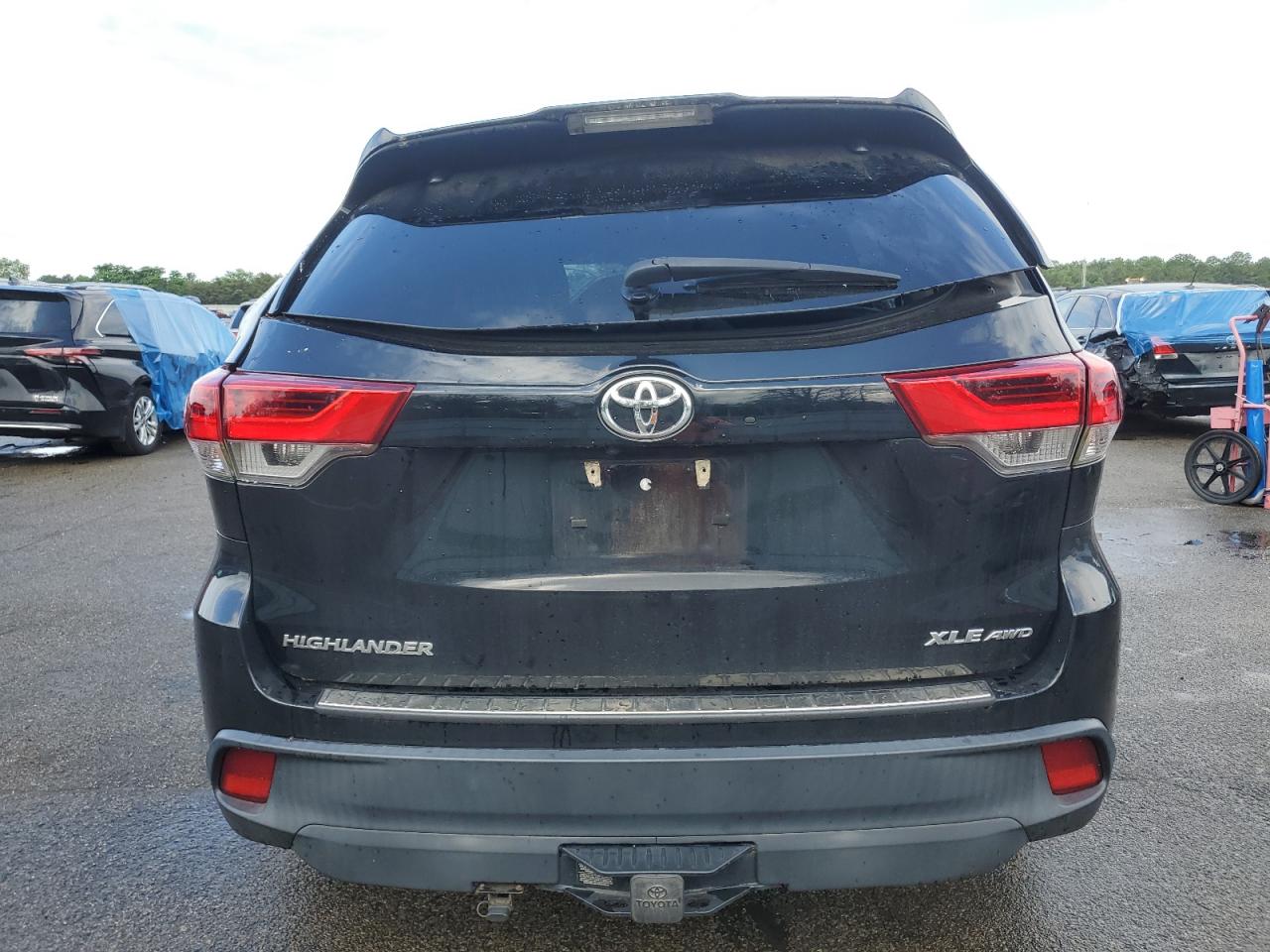 2019 Toyota Highlander Se VIN: 5TDJZRFH0KS572486 Lot: 64417265