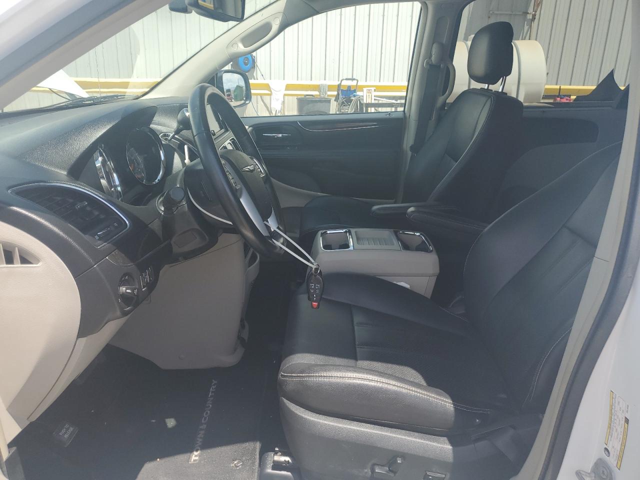 2014 Chrysler Town & Country Touring L VIN: 2C4RC1CG5ER413333 Lot: 65428985