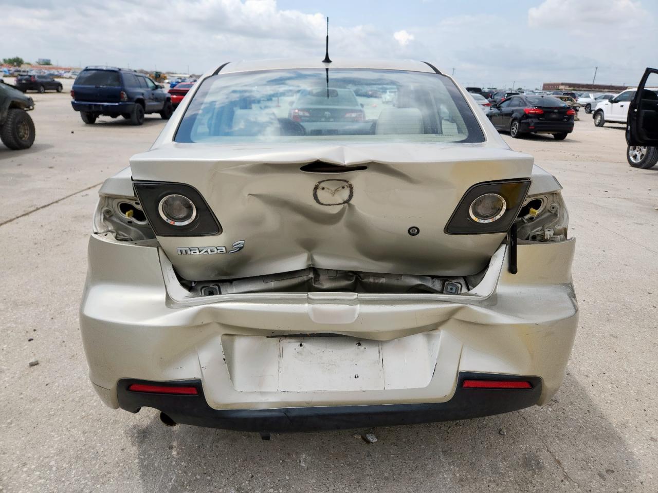 2007 Mazda 3 I VIN: JM1BK12G271639701 Lot: 64315595