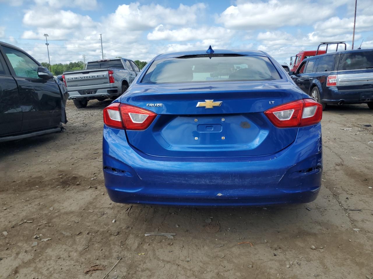2018 Chevrolet Cruze Lt VIN: 1G1BE5SM5J7198485 Lot: 64898275