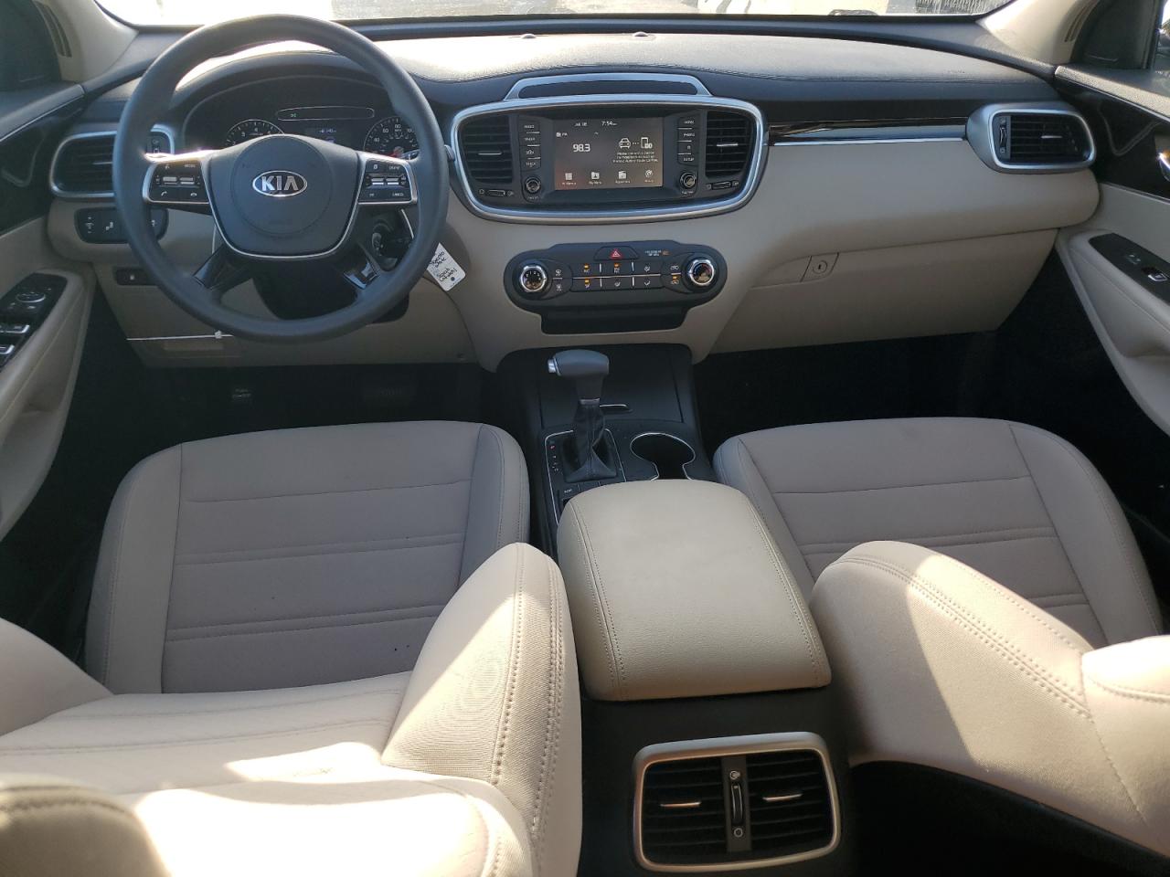2020 Kia Sorento L VIN: 5XYPG4A38LG665639 Lot: 64976165