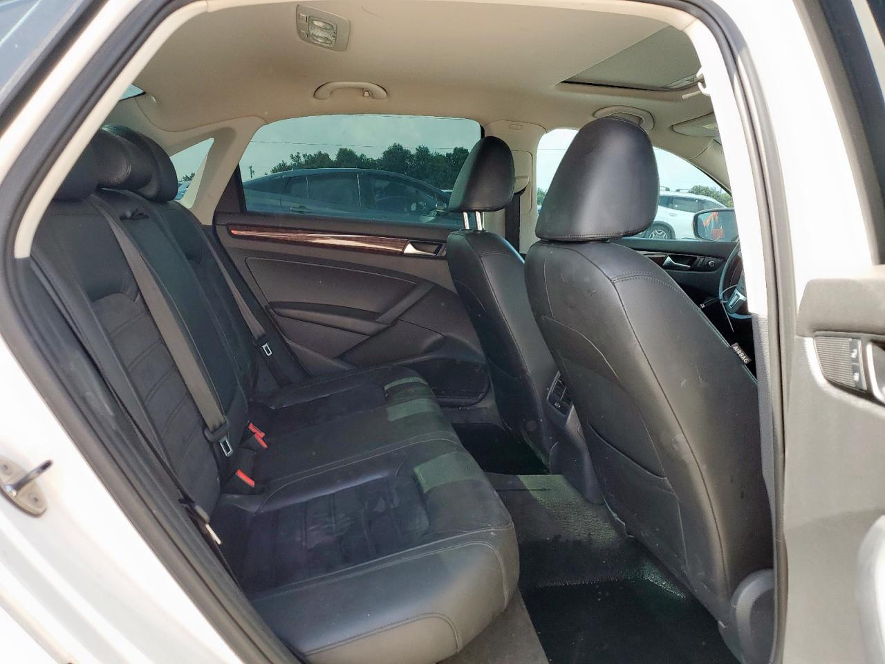 2013 Volkswagen Passat Sel VIN: 1VWCN7A39DC021754 Lot: 64791685