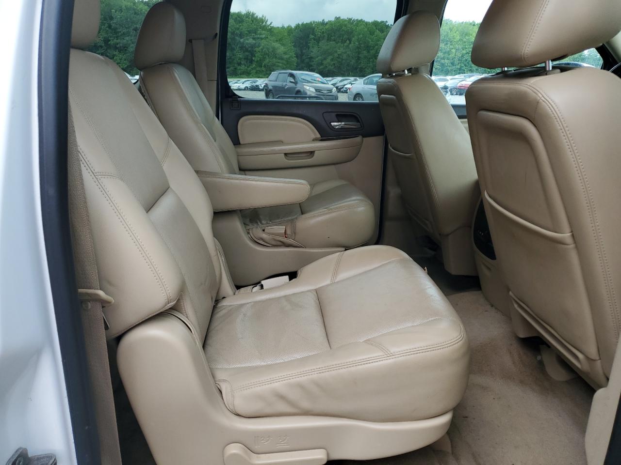 2011 GMC Yukon Xl Denali VIN: 1GKS2MEF2BR348683 Lot: 64458395