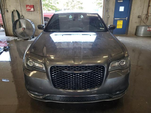  CHRYSLER 300 2019 Серый