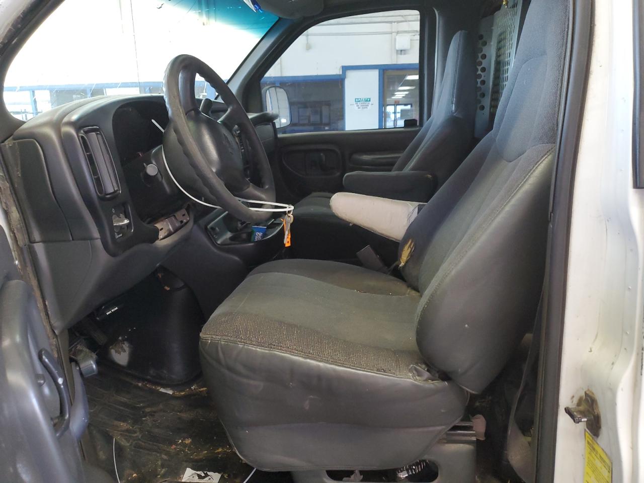 2002 Chevrolet Express G3500 VIN: 1GCHG39R421228551 Lot: 65323445