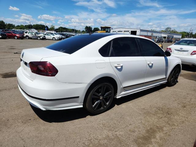  VOLKSWAGEN PASSAT 2015 White