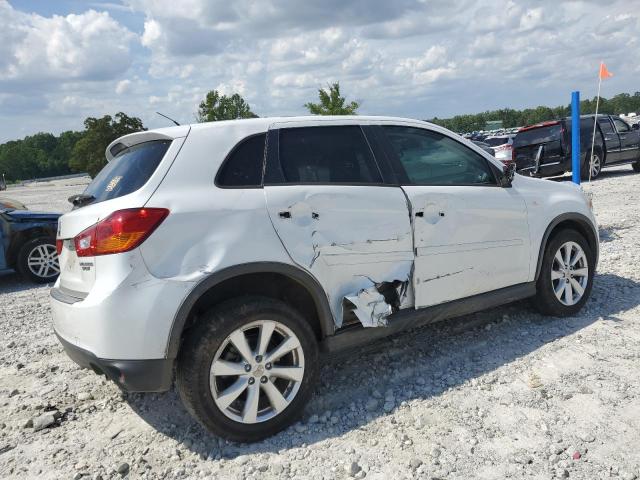  MITSUBISHI OUTLANDER 2015 Белы