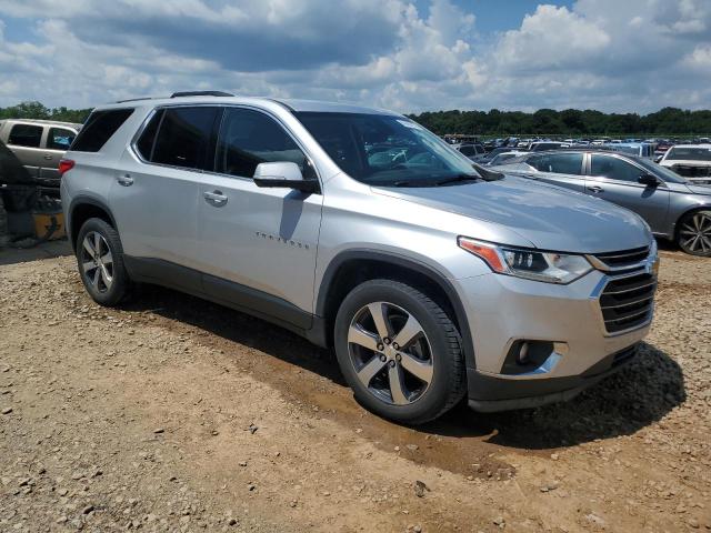  CHEVROLET TRAVERSE 2018 Srebrny