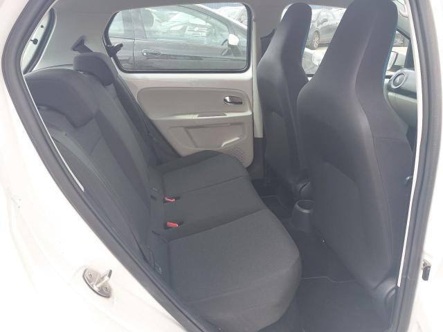 2016 VOLKSWAGEN MOVE UP