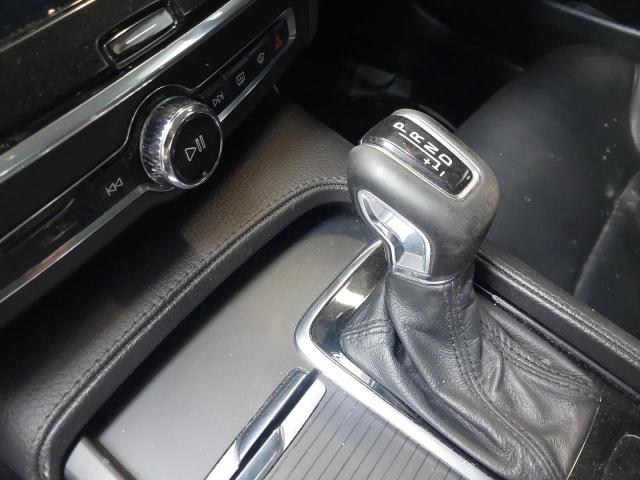 2018 VOLVO S90 MOMENT