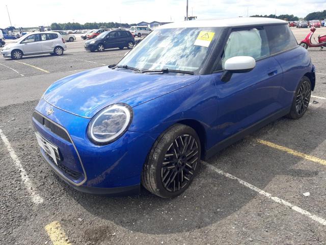 2025 MINI COOPER 135KW E EXCLUSIVE 41KWH 3DR AUTO for sale at Copart SANDTOFT