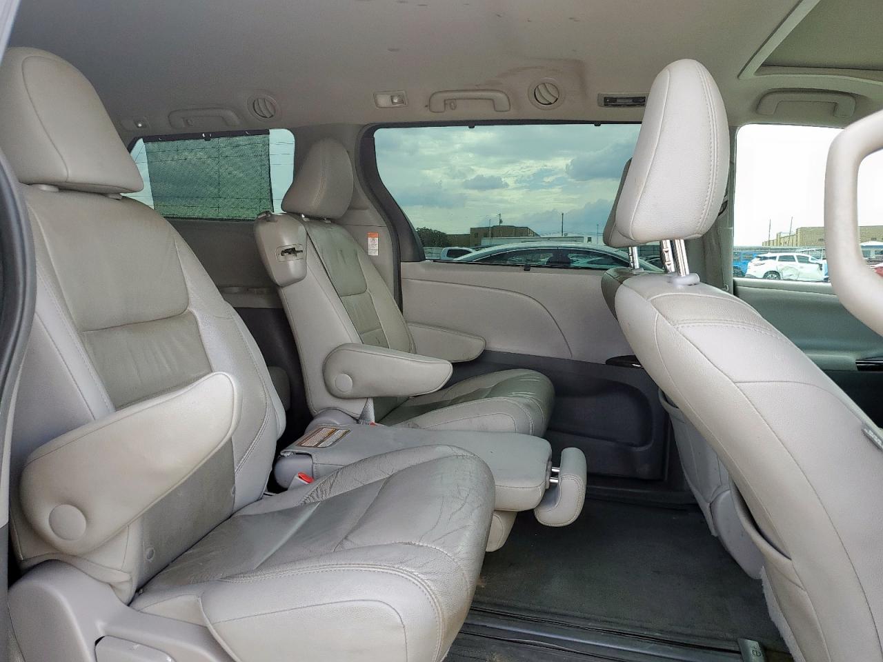 2015 Toyota Sienna Xle VIN: 5TDYK3DC4FS668957 Lot: 63102645