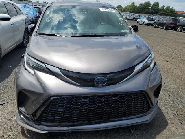  TOYOTA SIENNA 2021 Серый