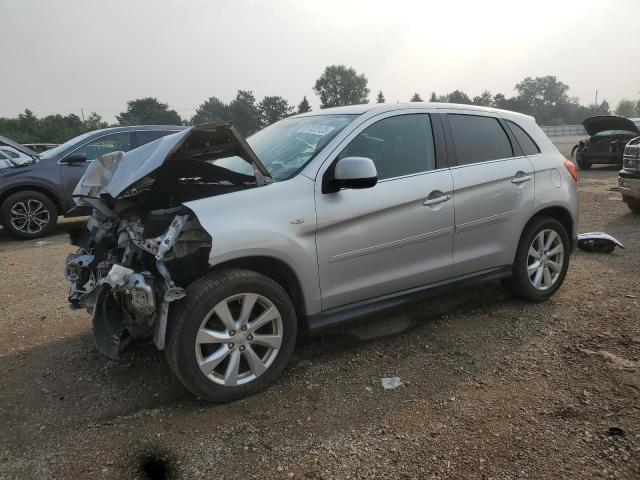  MITSUBISHI OUTLANDER 2015 Srebrny