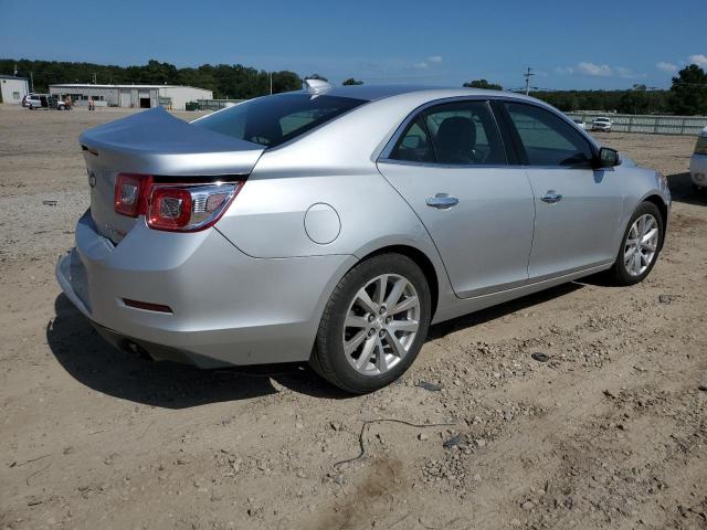 Sedans CHEVROLET MALIBU 2016 Srebrny