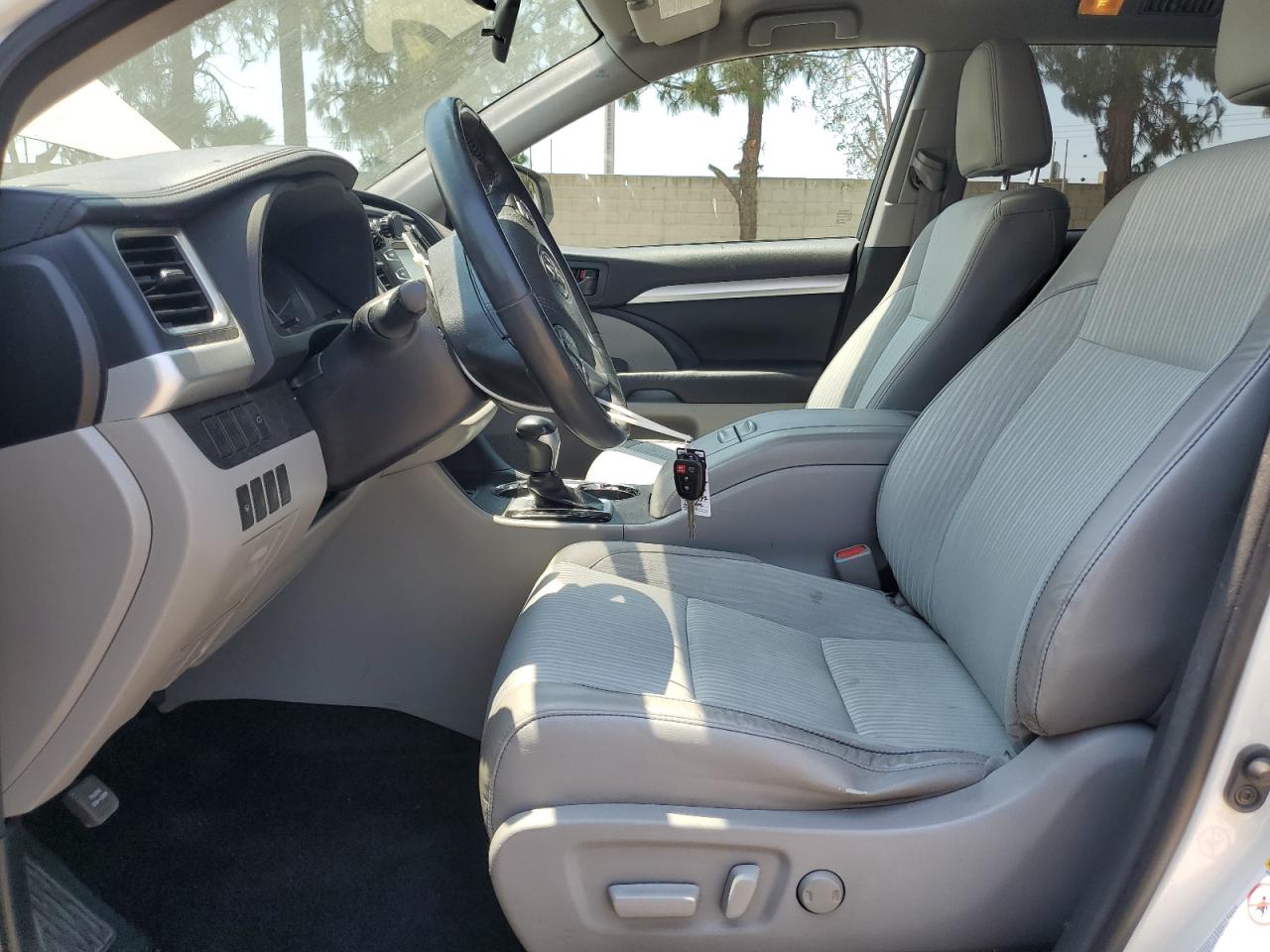 2015 Toyota Highlander Le VIN: 5TDZKRFH7FS071477 Lot: 64278995