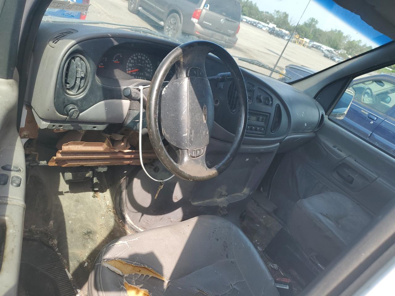 2000 Ford Econoline E350 Super Duty Wagon VIN: 1FBSS31L7YHB82648 Lot: 66702325