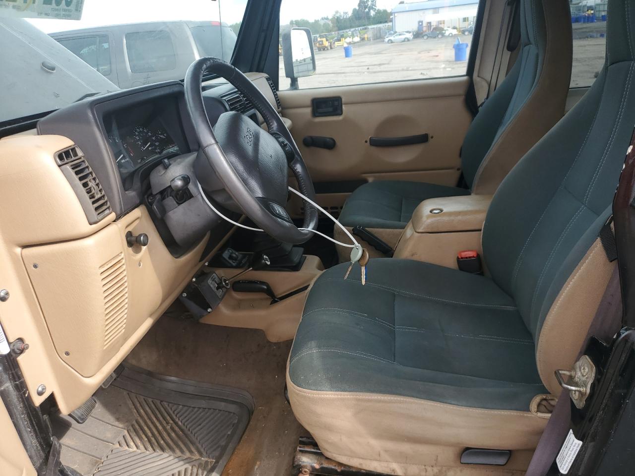 2000 Jeep Wrangler / Tj Sahara VIN: 1J4FA59S5YP761127 Lot: 65247225