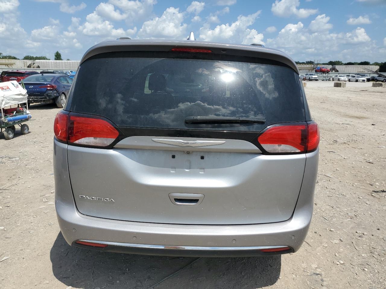 2018 Chrysler Pacifica Touring L VIN: 2C4RC1BG9JR112155 Lot: 62275025