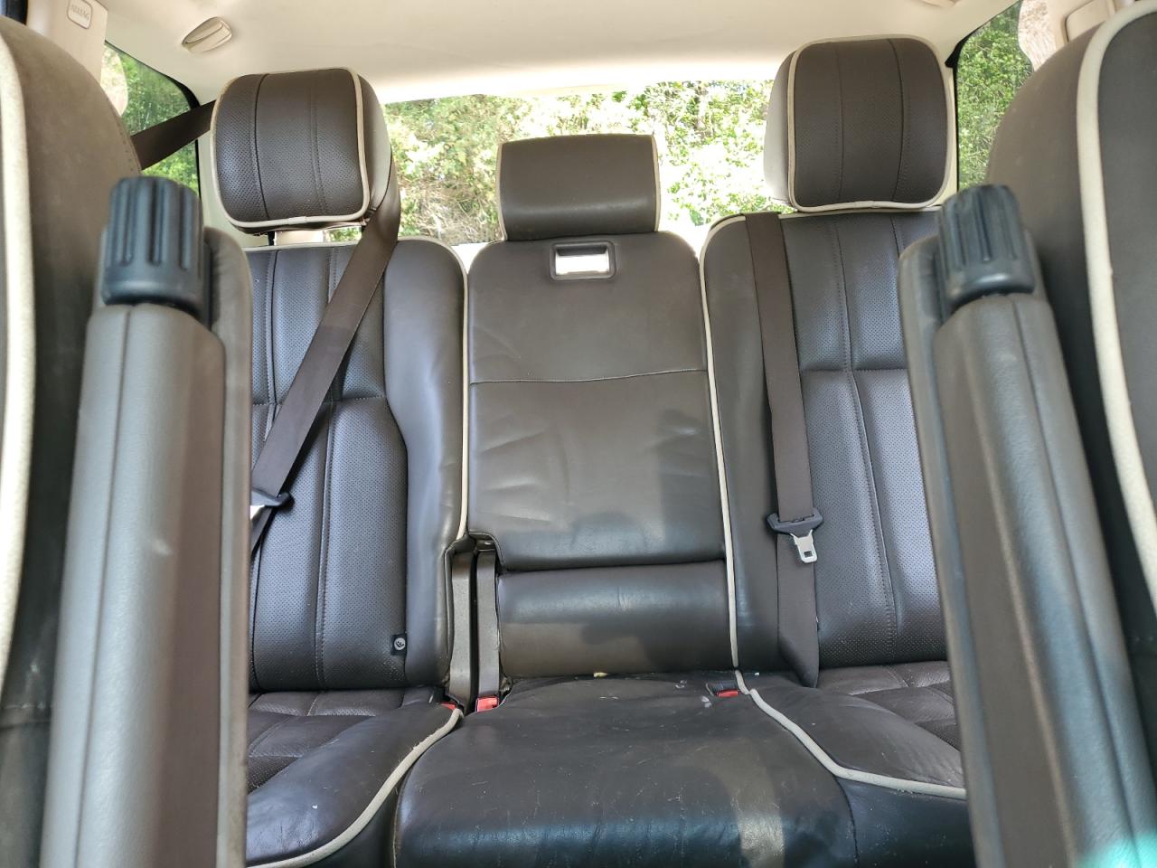 2010 Land Rover Range Rover Hse Luxury VIN: SALMF1D41AA322136 Lot: 63020155