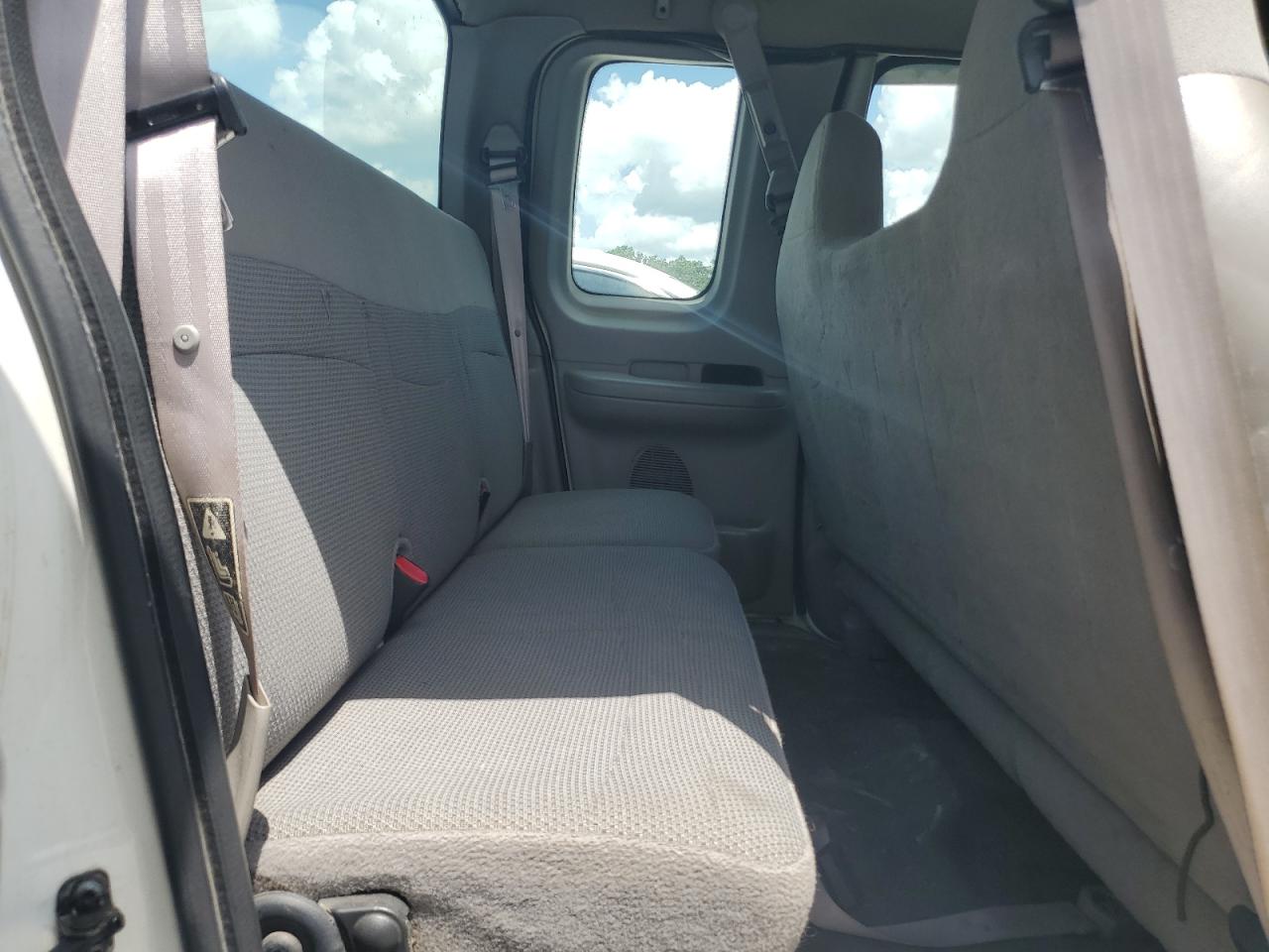 2000 Ford F150 VIN: 1FTRX18L6YNB42598 Lot: 66218255