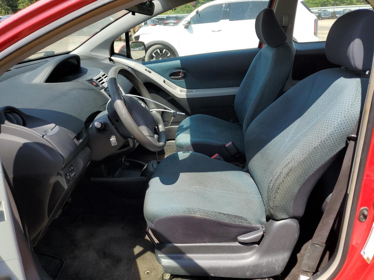 2008 Toyota Yaris VIN: JTDJT923285201579 Lot: 65447385