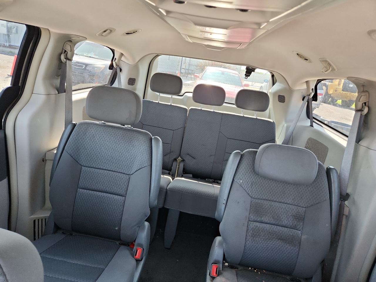 2010 Chrysler Town & Country Touring VIN: 2A4RR5D10AR451587 Lot: 64565025
