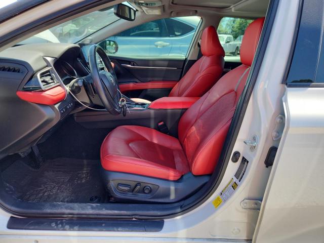  TOYOTA CAMRY 2021 Biały