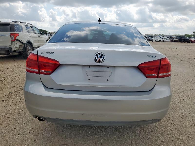  VOLKSWAGEN PASSAT 2012 Srebrny