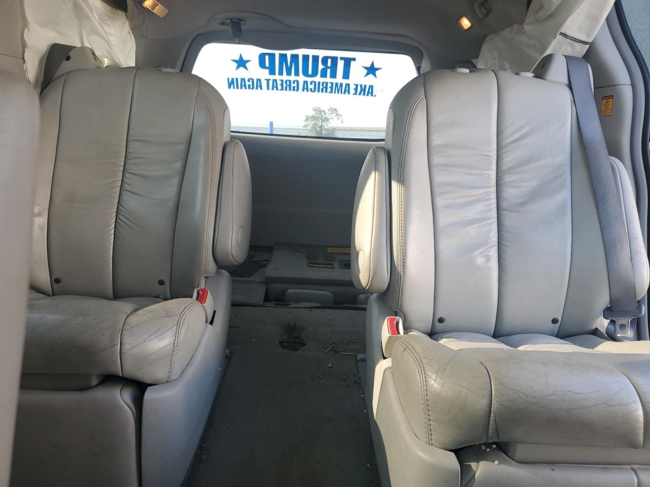 2011 Toyota Sienna Xle VIN: 5TDDK3DC0BS027782 Lot: 64432135