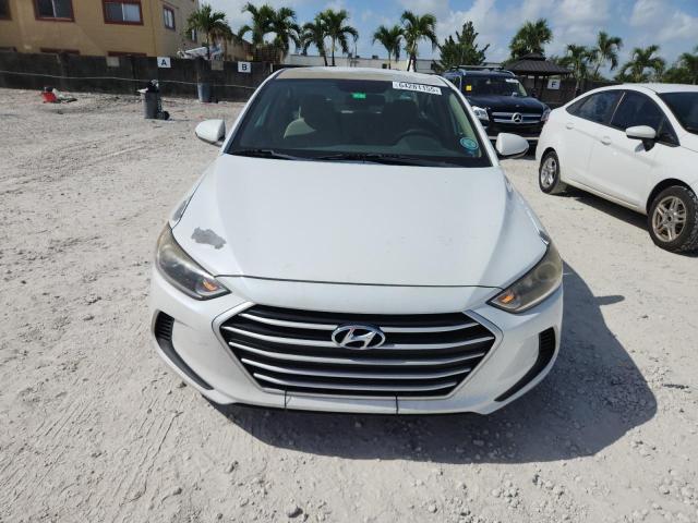  HYUNDAI ELANTRA 2018 Белы