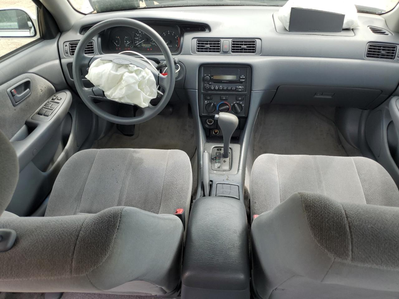 2000 Toyota Camry Ce VIN: JT2BG22K1Y0410891 Lot: 64499855