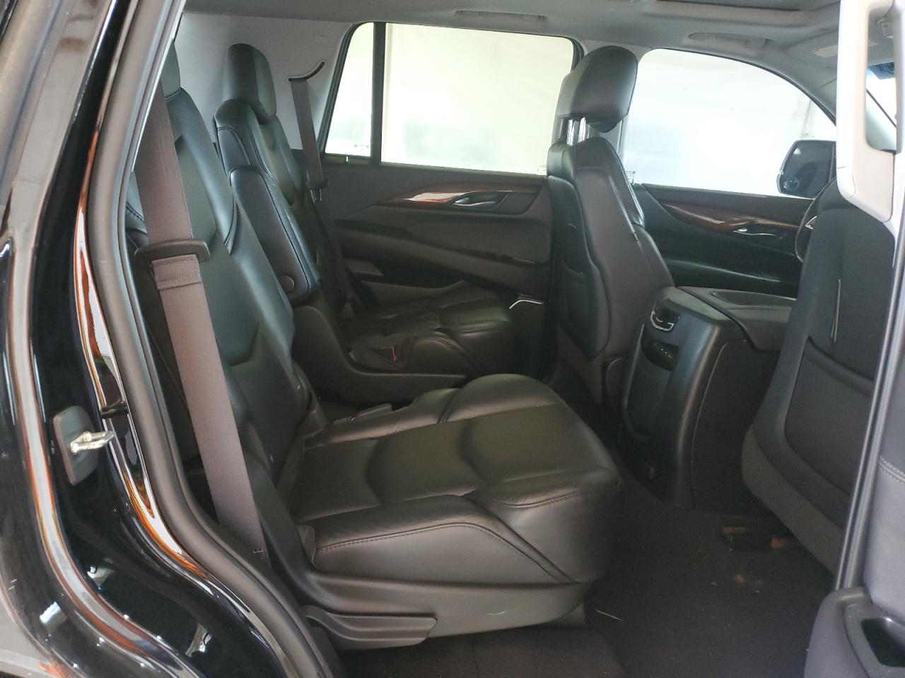 2018 Cadillac Escalade Luxury VIN: 1GYS4BKJ9JR382079 Lot: 63773725