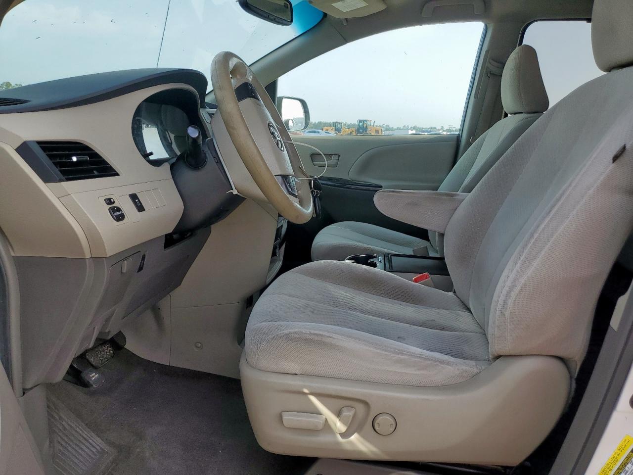 2014 Toyota Sienna Le VIN: 5TDKK3DC0ES433847 Lot: 63260025