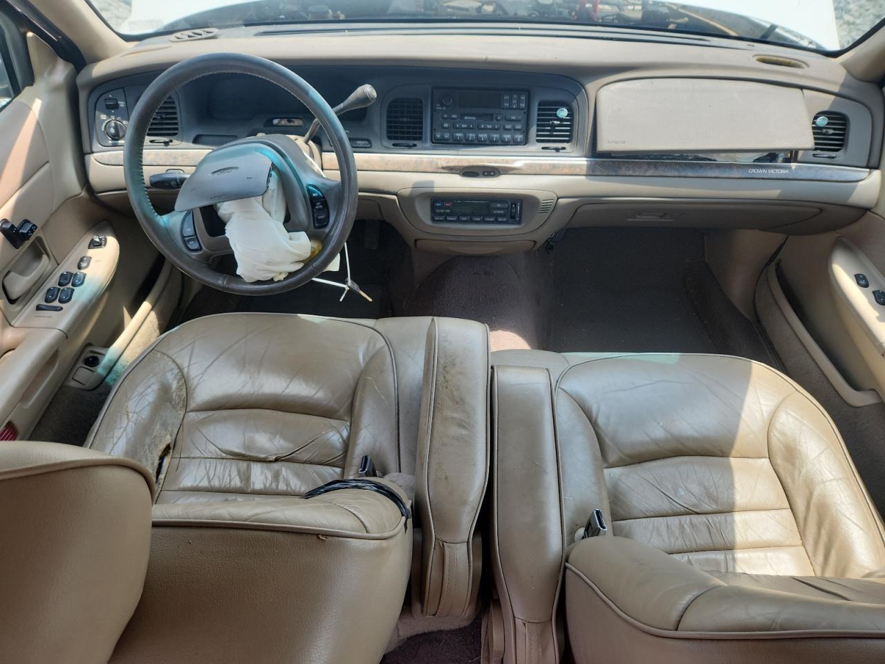 2000 Ford Crown Victoria Lx VIN: 2FAFP74W7YX187933 Lot: 64244055