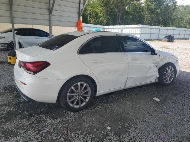  MERCEDES-BENZ A-CLASS 2019 Белы