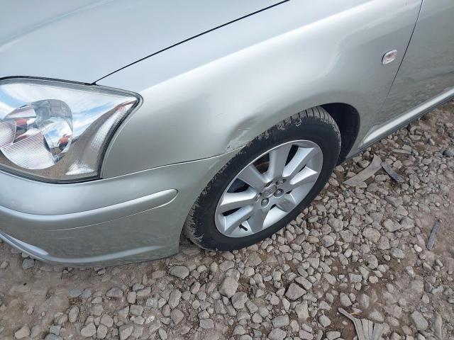 2005 TOYOTA AVENSIS T3