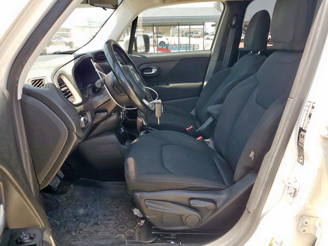 2015 Jeep Renegade Latitude VIN: ZACCJABT0FPB73300 Lot: 64636865