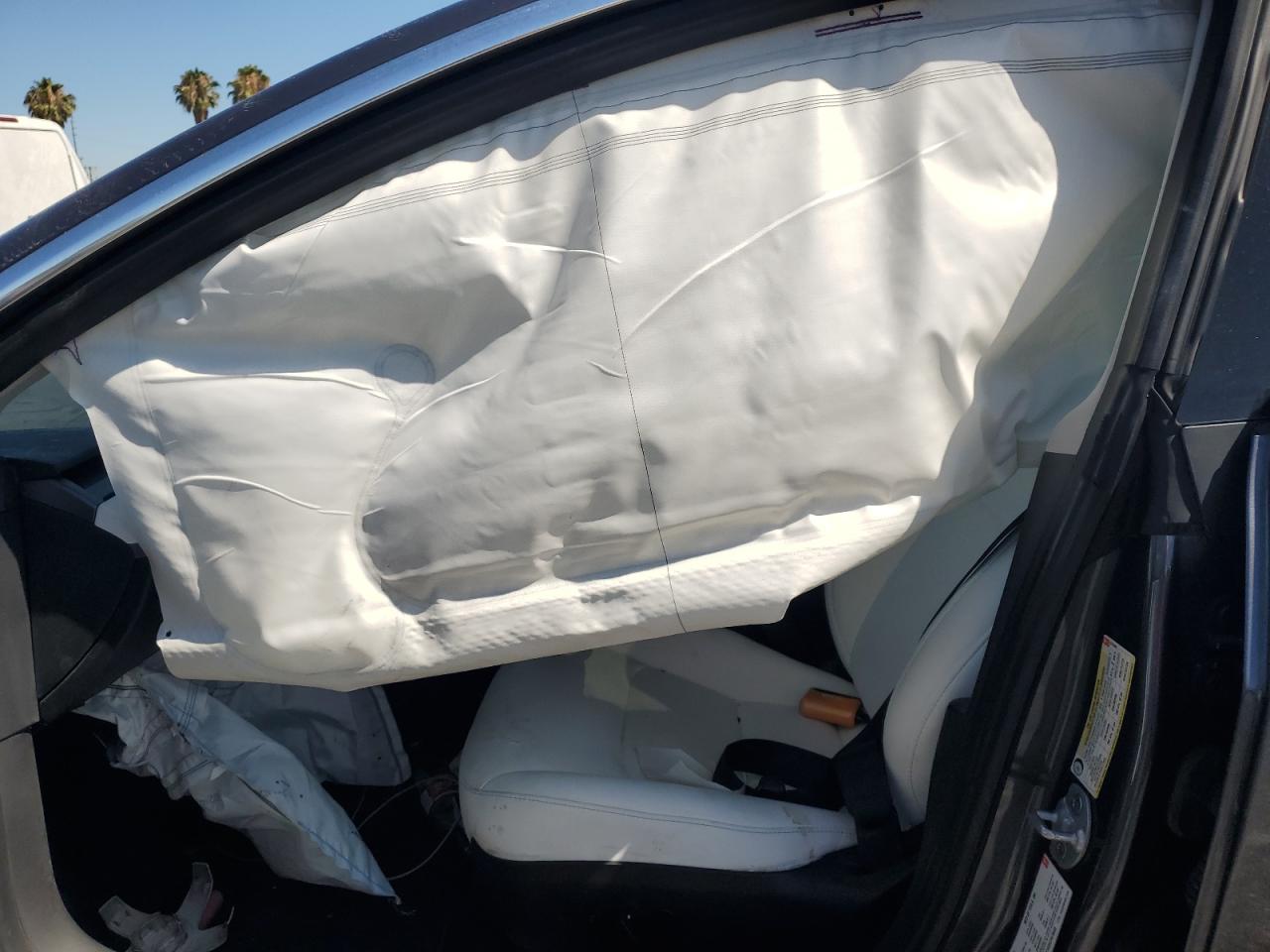 2018 Tesla Model 3 VIN: 5YJ3E1EBXJF079405 Lot: 63834465