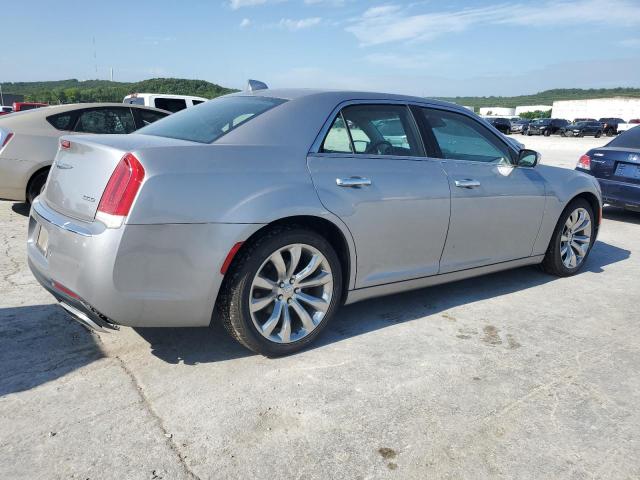  CHRYSLER 300 2018 Srebrny